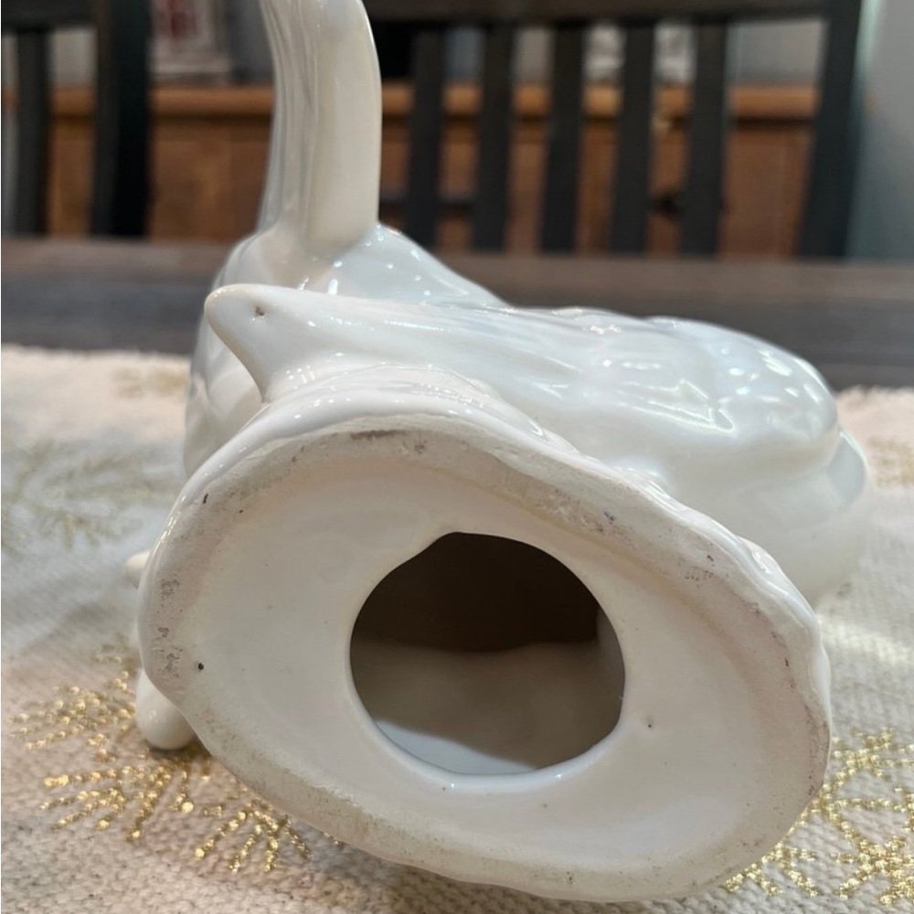 Elegant White Ceramic Bird Figurine - Picture 9 of 12